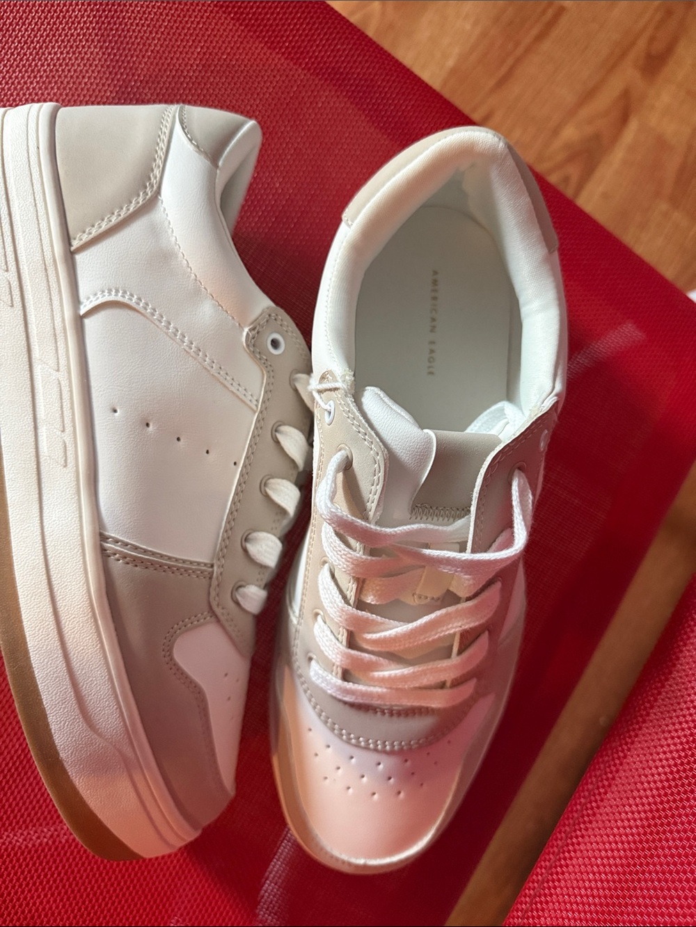 White and Beige Low-Top Sneakers - Picture 4 of 8